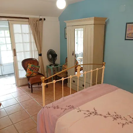 Les Montades D'hotes Bed & Breakfast 3*