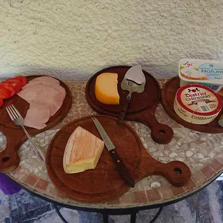 Les Montades D'hotes Bed & Breakfast