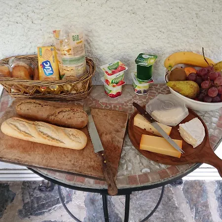 Les Montades D'hotes فندق مبيت وإفطار 3*