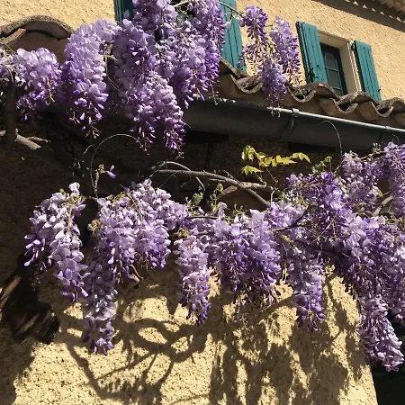 Les Montades D'hotes 住宿加早餐酒店 3*