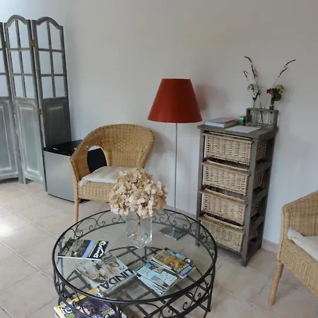 Les Montades D'hotes Bed & Breakfast