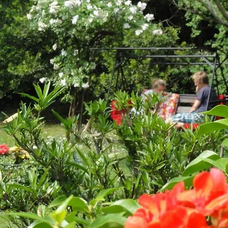 Les Montades D'hotes Bed & Breakfast 3*